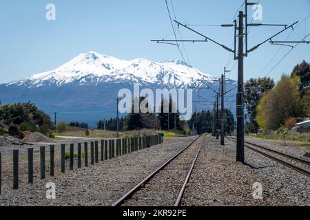 Mont Ruapehu, de la gare de Waiouru, Île du Nord, Nouvelle-Zélande Banque D'Images