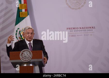 Mexico, Mexique. 28th novembre 2022. 28 novembre 2022, Mexico, Mexique :le président mexicain, Andres Manuel Lopez Obrador, s'exprime lors de la cérémonie des Prix nationaux du sport au Palais national de 28 novembre 2022 à Mexico, Mexique. (Photo de Carlos Tischler/ crédit: EYEPIX Group/Alamy Live News Banque D'Images