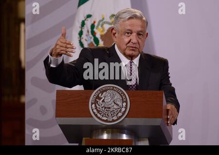 Mexico, Mexique. 28th novembre 2022. 28 novembre 2022, Mexico, Mexique :le président mexicain, Andres Manuel Lopez Obrador, s'exprime lors de la cérémonie des Prix nationaux du sport au Palais national de 28 novembre 2022 à Mexico, Mexique. (Photo de Carlos Tischler/ crédit: EYEPIX Group/Alamy Live News Banque D'Images