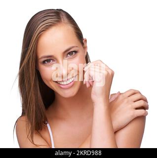 Shes a eu cette beauté saine. une jeune femme naturellement belle isolée sur blanc. Banque D'Images