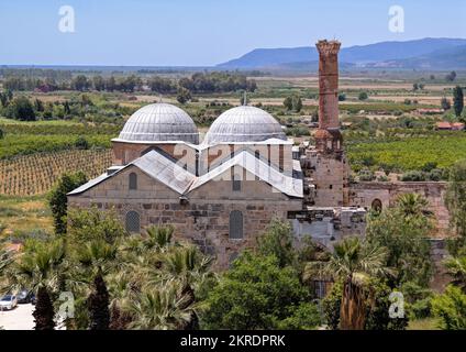 Izmir, Selcuk, Turquie, mai. 2018: La mosquée historique ISA Bey dans la ville de Selcuk près des célèbres ruines d'Ephèse en Turquie. Construit en 1375 Banque D'Images
