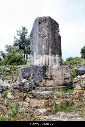 Antalya, Turquie, mai 2014 : ville ancienne de Xanthos. Inscription monumentale en pierre à l'ancienne ville de Xanthos - Letoon à Kas. Capitale de Lycia. Banque D'Images