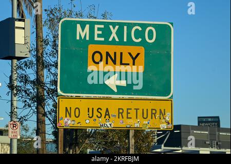 Vue générale du passage frontalier de San Ysidro le lundi 24 octobre 2022, à San Ysidro, en Californie. (Dylan Stewart/image du sport) Banque D'Images