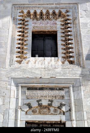 Izmir, Selcuk, Turquie, mai. 2018: La mosquée historique ISA Bey dans la ville de Selcuk près des célèbres ruines d'Ephèse en Turquie. Construit en 1375 Banque D'Images