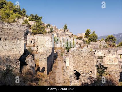 Fethiye, Mugla, Turquie, mai. 2018 : ruines du village de Kayakoy dans la ville de Fethiye, le village de Kayakoy est un ancien village grec historique abandonné Banque D'Images