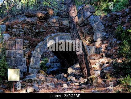 Olimpos, Antalya, Turquie, mai 2019: Les ruines de l'ancienne ville d'Olympos (Olympus).vestiges architecturaux du Lycien Banque D'Images