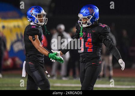 Los Alamitos Griffins grand récepteur Makai Lemon (14) lors d'une CIF Section Sud Division 1 quart de finale match contre long Beach Poly le vendredi, non Banque D'Images