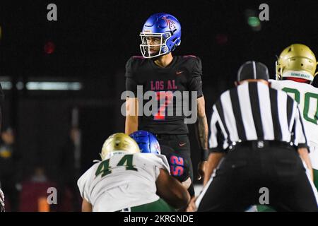 Los Alamitos Griffins quarterback Malachi Nelson (7) lors d'un match de 1 quart de finale de la CIF Southern Section Division contre long Beach Poly le vendredi, non Banque D'Images