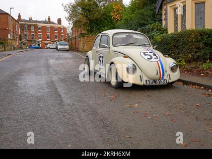 Réplique emblématique de la voiture de cinéma Volkswagen Beetle garée sur une route à Ashby de la Zouch Banque D'Images