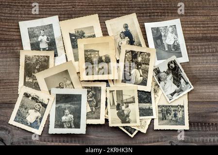 Vieilles photos de famille et d'album photo avec les images en noir et  blanc. Retro et vintage. Endroits historiques et personnes. australienne  Photo Stock - Alamy