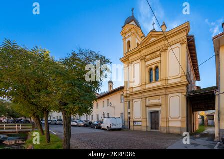 Boves, Italie - 22 novembre 2022: église de Santa Clara dans le monastère de Clare pauvre dans le corso Bisalta Banque D'Images