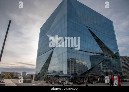 Berlin, Allemagne. Novembre 2022. Le Cube à la Hauptbahnhof à Berlin. Photo de haute qualité Banque D'Images