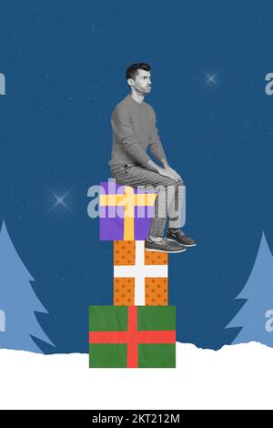 Photo créative 3D collage art carte postale poster brochure de jeune homme mec s'asseoir stack boîtes forêt neigeuse isolée sur fond de peinture Banque D'Images