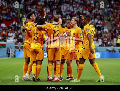 Al-Khor, Qatar. 29th novembre 2022. AL KHOR - les joueurs des pays-Bas célèbrent le 1-0 contre le Qatar pendant la coupe du monde de la FIFA le Qatar 2022 groupe Un match entre les pays-Bas et le Qatar au stade Al Bayt sur 29 novembre 2022 à Al Khor, Qatar. ANP KOEN VAN WEEL crédit: ANP/Alay Live News Banque D'Images