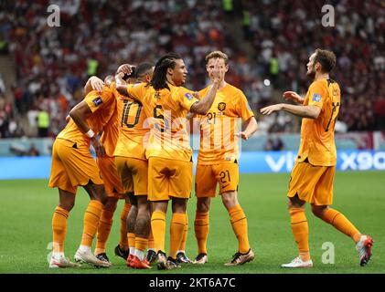 Al Khor, Qatar. 29th novembre 2022. Les joueurs des pays-Bas célèbrent le score lors du match Group A entre les pays-Bas et le Qatar lors de la coupe du monde de la FIFA 2022 au stade Al Bayt à Al Khor, Qatar, le 29 novembre 2022. Credit: Xu Zijian/Xinhua/Alamy Live News Banque D'Images