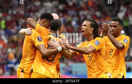 Al Khor, Qatar. 29th novembre 2022. Les joueurs des pays-Bas célèbrent le score lors du match Group A entre les pays-Bas et le Qatar lors de la coupe du monde de la FIFA 2022 au stade Al Bayt à Al Khor, Qatar, le 29 novembre 2022. Credit: Xu Zijian/Xinhua/Alamy Live News Banque D'Images