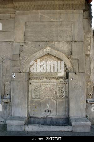 La mosquée et le complexe Hekimoğlu Ali Pasha, situés à Istanbul, en Turquie, ont été construits en 1735. Banque D'Images
