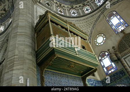 La mosquée et le complexe Hekimoglu Ali Pasha, situés à Istanbul, en Turquie, ont été construits en 1735. Banque D'Images