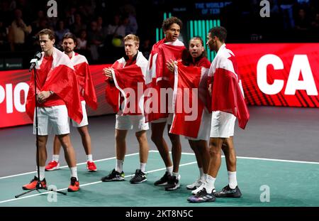 Malaga, Espagne. 27th novembre 2022. VASEK Pospisil (CAN) Denis Shapovalov (CAN)F.Auger Aliassime (CAN) Gabriel Diallo (CAN)Alexis Galarneau (CAN)Capitaine Frank Dancevic pendant la finale de Coppa Davis - Canada contre Australie, International de tennis à Malaga, Espagne, 27 novembre 2022 crédit: Agence de photo indépendante/Alamy Live News Banque D'Images