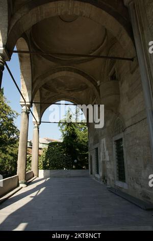 La mosquée et le complexe Hekimoglu Ali Pasha, situés à Istanbul, en Turquie, ont été construits en 1735. Banque D'Images