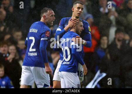 Conor Chaplin, d'Ipswich Town, célèbre après ses scores pour 1-0 - Ipswich Town v Buxton, The Emirates FA Cup second tour, Portman Road, Ipswich, Royaume-Uni - 27th novembre 2022 usage éditorial uniquement - restrictions DataCo. Applicables Banque D'Images