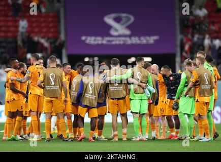 Al Khor, Qatar. 29th novembre 2022. Les joueurs des pays-Bas célèbrent après le match du groupe A entre les pays-Bas et le Qatar lors de la coupe du monde de la FIFA 2022 au stade Al Bayt à Al Khor, Qatar, le 29 novembre 2022. Credit: Xu Zijian/Xinhua/Alamy Live News Banque D'Images