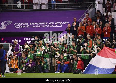 Foto Fabio Ferrari/Lapresse 29 novembre 2022 Doha, Qatar - Sport - Calcio - Qatar 2022 - Coppa del Mondo Fifa - Olanda vs Qatar - Gruppo A - Fase a Gironi - Al Bayt Stadium Nella foto: Fotografi 29 novembre 2022 Doha, Qatar - sport - football - Qatar 2022- coupe du monde de la Fifa - pays-Bas contre Qatar - Groupe A - scène de groupe -Stade Al Bayt dans le pic: Photographes/ PRESSINPHOTO Banque D'Images