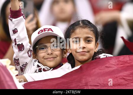 Doha, Qatar. 29th novembre 2022. Foto Fabio Ferrari/Lapresse 29 novembre 2022 Doha, Qatar - Sport - Calcio - Qatar 2022 - Coppa del Mondo Fifa - Olanda vs Qatar - Gruppo A - Fase a Gironi - Al Bayt StadiumNella foto : tifosi del Qatar 29 novembre 2022 Doha, Qatar - sport - football - Qatar 2022- coupe du monde de la Fifa - pays-Bas contre Qatar - Groupe A - scène de groupe -Stade Al Bayt dans le pic: Qatar Supporters/ PRESSINPHOTO/Sipa États-Unis crédit: SIPA États-Unis/Alay Live News Banque D'Images