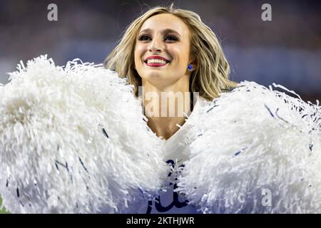 Indianapolis, Indiana, États-Unis. 28th novembre 2022. Les cheerleaders d'Indianapolis Colts se déroulent pendant le match de football NFL entre les Pittsburgh Steelers et les Indianapolis Colts à Indianapolis, Indiana. John Mersiits/CSM/Alamy Live News Banque D'Images