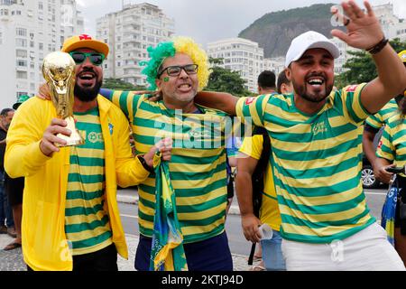 Les fans brésiliens se réunissent à la fête de rue pour soutenir l'équipe nationale de football qui joue la coupe du monde de la Fifa à l'arène du Festival de ventilateur Banque D'Images