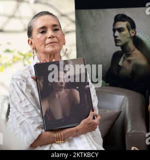 Mexico, Mexico, MEXIQUE. 29th novembre 2022. L'actrice mexicaine OFELIA MEDINA lors d'une conférence de presse à Mexico, où les stylistes Juan de Dios Ramírez et Alberto Escamilla, ont présenté et publié le livre BALANCOPOP: A look to the style of Fashion in Mexico', où apparaissent les artistes mexicains dans la couverture. (Image de crédit : © Jorge Nunez/ZUMA Press Wire) Banque D'Images