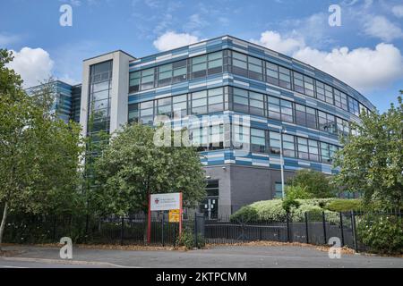 St Mary Redcliffe et Temple School Bristol Banque D'Images