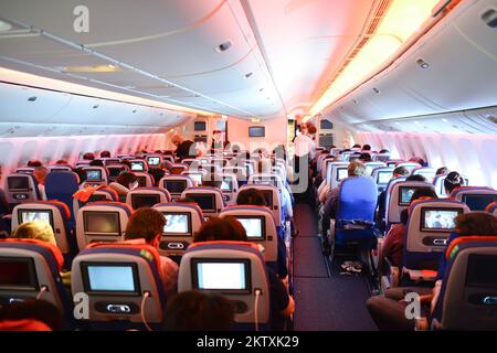 MOSCOU, RUSSIE - 21 AVRIL 2014 : intérieur du Boeing-777 d'Aeroflot. OJSC Aeroflot – Russian Airlines est le transporteur aérien le plus important et le plus important de la Russie Banque D'Images