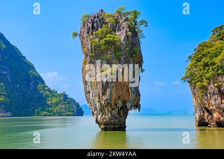 Formation rocheuse frappante sur l'île Khao Phing Kan, également sur l'île James Bond, en Thaïlande, en Asie Banque D'Images