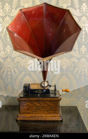 LIBEREC, TCHÉQUIE, AOÛT 10 2022, le phonographe de Thomas A. Edison Banque D'Images