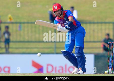 Kandy, Sri Lanka. 30th novembre 2022. Rahmat Shah d'Afghanistan joue un tir lors du match de cricket de l'ODI de 3rd entre le Sri Lanka et l'Afghanistan au Pallekele International Cricket Stadium de Kandy le 30th novembre 2022. Viraj Kothalwala/Alamy Live News Banque D'Images