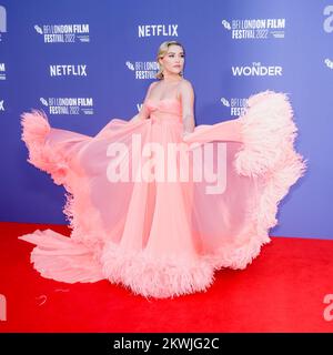 Florence Pugh photographiée pendant la première européenne du Gala de tête LA MERVEILLE dans le cadre du Festival du film de Londres, qui s'est tenu au Royal Festival Hall , Londres, le vendredi 7 octobre 2022 . Photo de Julie Edwards. Banque D'Images