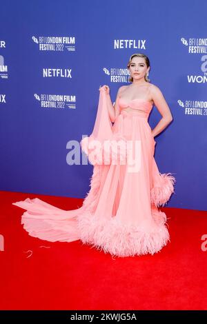 Florence Pugh photographiée pendant la première européenne du Gala de tête LA MERVEILLE dans le cadre du Festival du film de Londres, qui s'est tenu au Royal Festival Hall , Londres, le vendredi 7 octobre 2022 . Photo de Julie Edwards. Banque D'Images