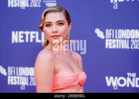 Florence Pugh photographiée pendant la première européenne du Gala de tête LA MERVEILLE dans le cadre du Festival du film de Londres, qui s'est tenu au Royal Festival Hall , Londres, le vendredi 7 octobre 2022 . Photo de Julie Edwards. Banque D'Images