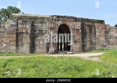 L'Archway architectural de Mandvi ou Custom House, construit en pierre et détails de sculptures, a été construit par Sultan Mahmud Begada 15th - 16th siècle. UNE UNESCO Banque D'Images