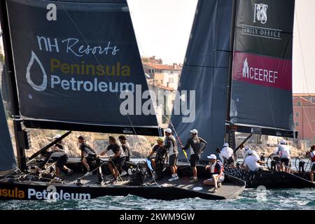 Le premier jour de la coupe Adris RC44 a commencé avec la course de match. La coupe du monde RC44 est la tournée mondiale, qui se compose de six régates dans six endroits différents autour du monde. Banque D'Images