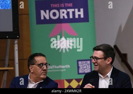 Manchester Royaume-Uni 30th novembre 2022, (R-L) Andy Burnham (maire de Manchester), Nazir Afzal (chancelier de l'Université de Manchester) à ce stade est le 2022 Nord. Le mercredi 30th novembre, le «grand et le bon» s'est réuni à la Maison des amis pour la troisième réunion annuelle de la Maison Powerhouse des peuples. Parmi les personnes présentes, mentionnons Andy Burnham (maire de Manchester), Nazir Afzal (chancelier de l'Université de Manchester) et Bev Craig (chef du conseil municipal de Manchester). L’organisation vise à « réunir les habitants du Nord afin qu’ils puissent décider de ce que l’avenir du Nord devrait faire Banque D'Images