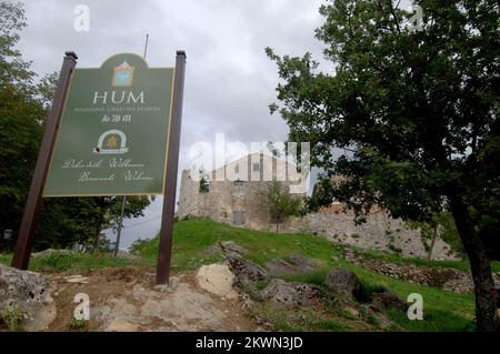 PHOTO DU FICHIER - la Croatie en tant que 28th État membre de l'UE Hum est la plus petite ville du monde. Photo: Boris Scitar/PIXSELL Banque D'Images