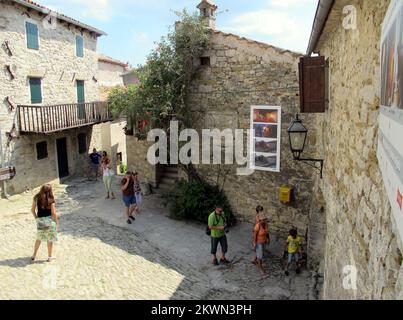 PHOTO DU FICHIER - la Croatie en tant que 28th État membre de l'UE Hum est la plus petite ville du monde. Photo: Goran Kovacic/PIXSELL Banque D'Images