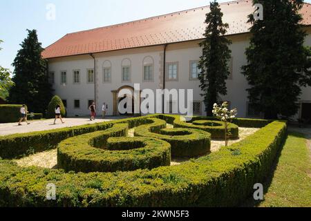 La Croatie en tant qu'Etat membre de l'UE de 28th - château Orsic Gornja Stubica - Orsic est un château baroque, qui a été construit par le comte Krsto Orsic sur le site d'une ancienne forteresse médiévale de 1756th. A la fin des années soixante et au début des années soixante-dix du château du 20th siècle a été entièrement rénové et ses installations se trouvent Musée des soulèvements paysans. Photo: Zeljko Putec/PIXSELL Banque D'Images