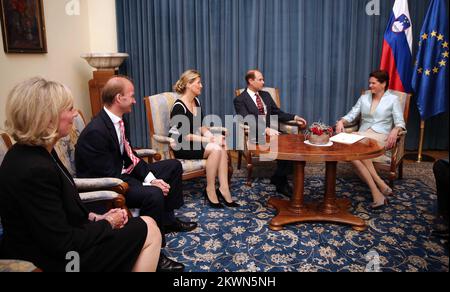 26.06.2013: Slovénie, Ljubljana - la première visite en Slovénie du comte et de la comtesse de Wessex, prince Edward de Grande-Bretagne et de sa femme Sophie. Le Président du Gouvernement slovène Alenka Bratusek a reçu lors d'une visite officielle du Prince Edward de Grande-Bretagne et de sa femme Sophie. Photo: SASA despot/Zurnal24/PIXSELL Banque D'Images