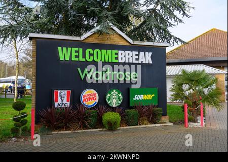 Bienvenue Services Break sur l'autoroute M11, Stansted, Angleterre. Banque D'Images