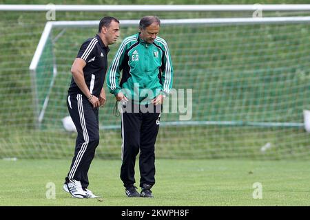 Match préparatoire l'adversaire de Dinamo dans le deuxième tour de qualifications de la Ligue des Champions qualificatifs Ludogorets Razgrad et Dinamo Bucarest. Entraîneur Ludogorec Ikaylo Petev. Photo: Goran Stanzl/PIXSELL Banque D'Images