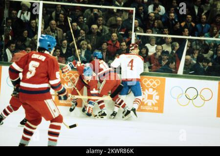 Février 1984, Sarajevo, Bosnie-Herzégovine - Jeux olympiques d'hiver, hockey sur glace, Tchécoslovaquie - Canada. Photo: Ante Jelavic/HaloPix/PIXSELL Banque D'Images