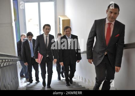 13.03.2014., Ljubljana, Slovénie - le ministre autrichien des Affaires étrangères Sebastian Kurz et le ministre slovène des Affaires étrangères Karl Erjavec. Photo: Anze Petkovsek/Zurnal24/PIXSELL Banque D'Images